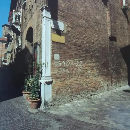 Toscana Apartman *